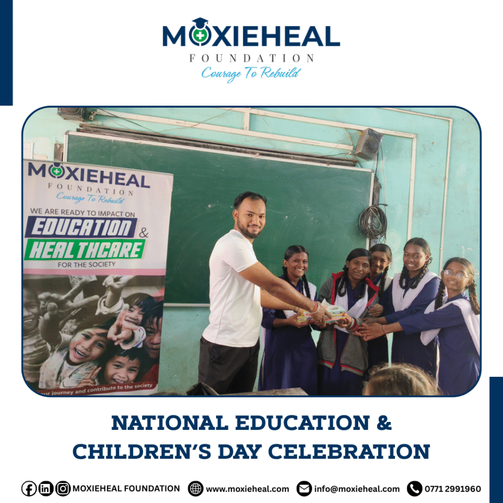 Moxieheal social worker rewarding students for their participation in the storytelling session.